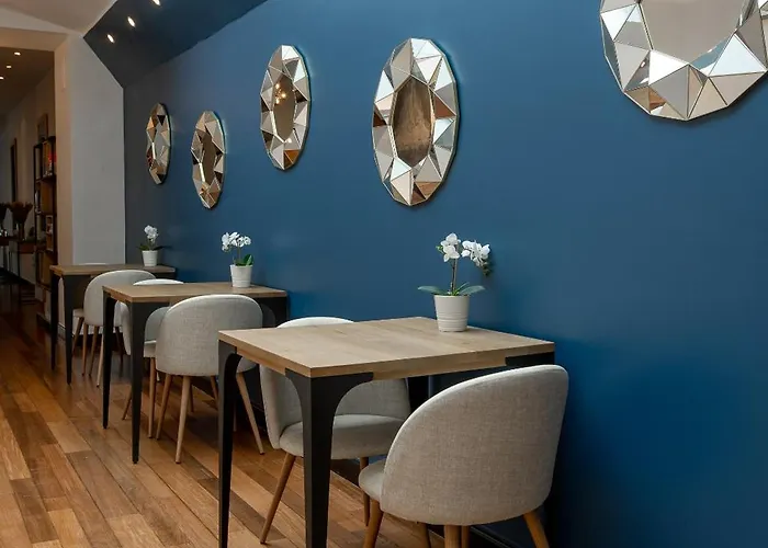 Проживание в семье La Petite Fugue Бон