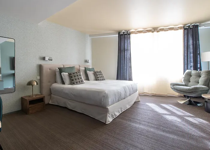 Проживание в семье La Petite Fugue *