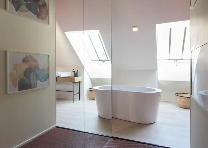 Проживание в семье La Petite Fugue Бон